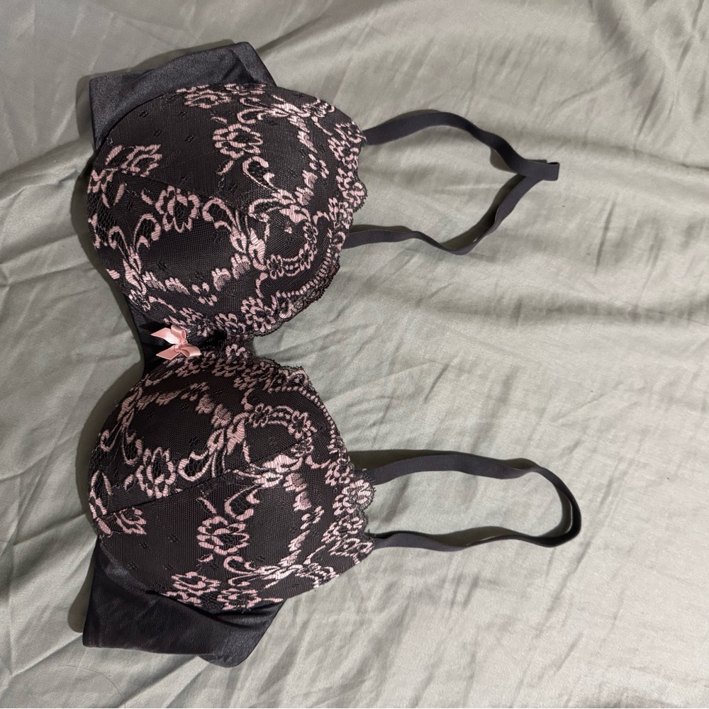 Maidenform Black and Pink Floral Lace Bra